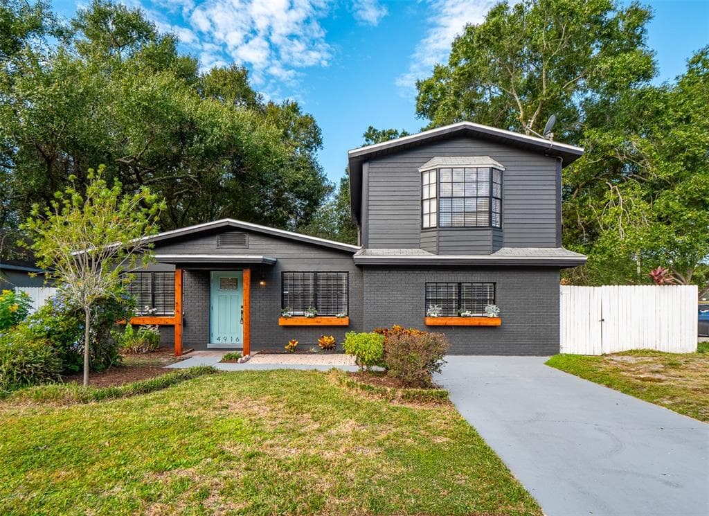4916 N MENDENHALL DRIVE TAMPA, FL 33603