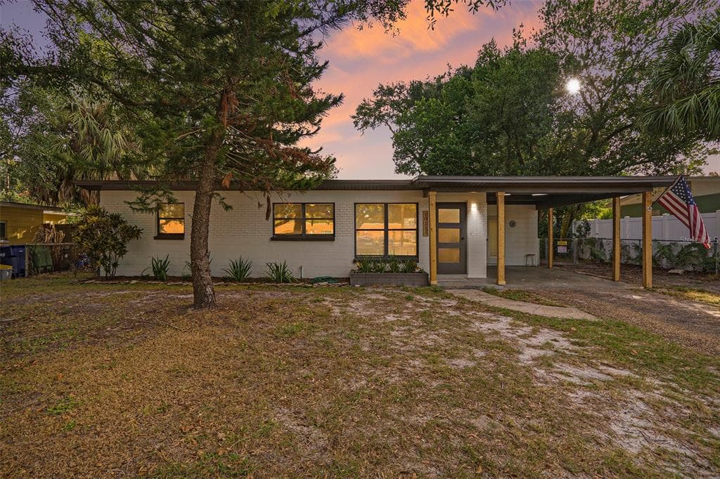 10111 N OLA AVENUE TAMPA, FL 33612
