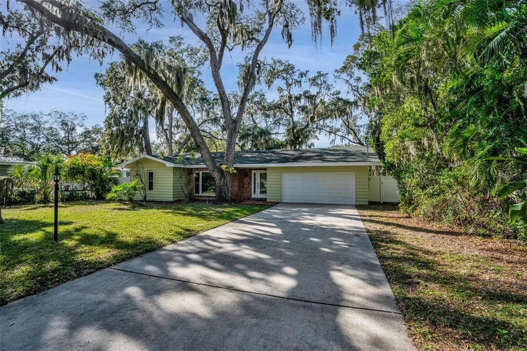 230 VELMA DRIVE W LARGO, FL 33770