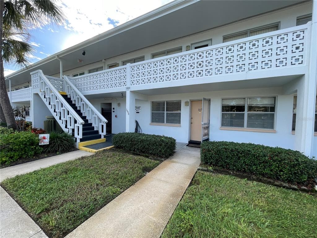 1000 79TH AVENUE N UNIT 107 ST PETERSBURG, FL 33702