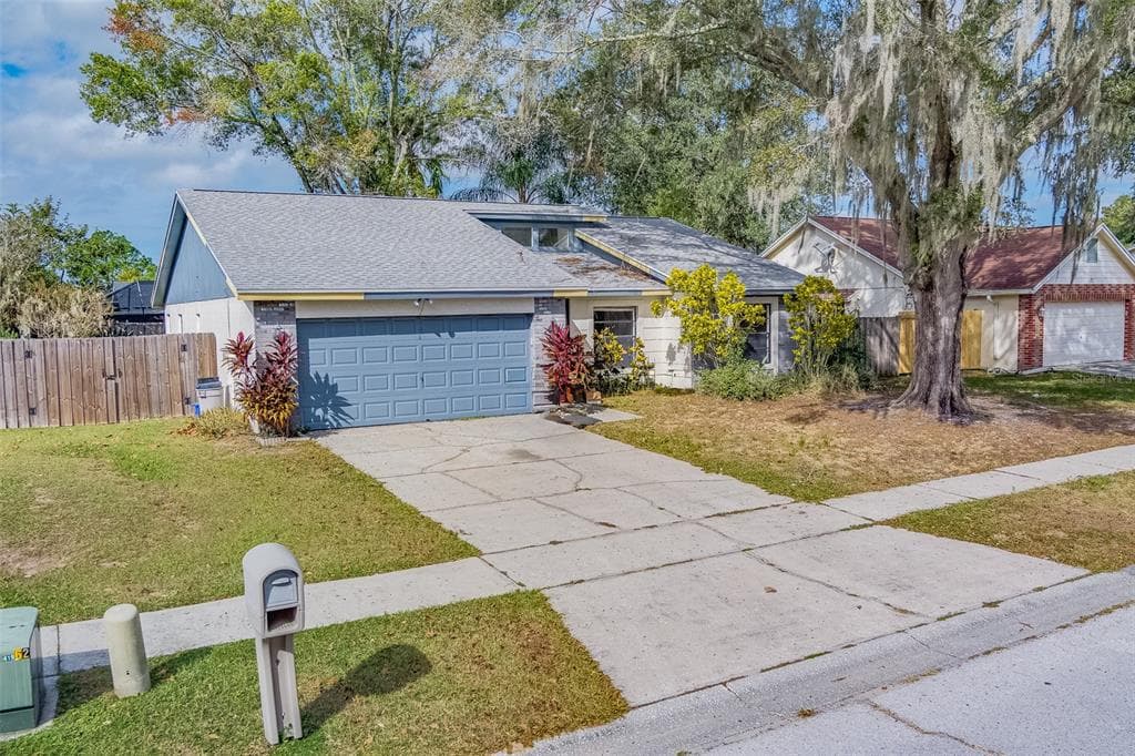 1504 DIEHL DRIVE VALRICO, FL 33594