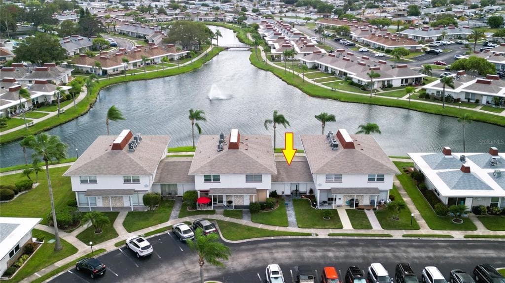 4352 TAHITIAN GARDENS CIRCLE UNIT F HOLIDAY, FL 34691