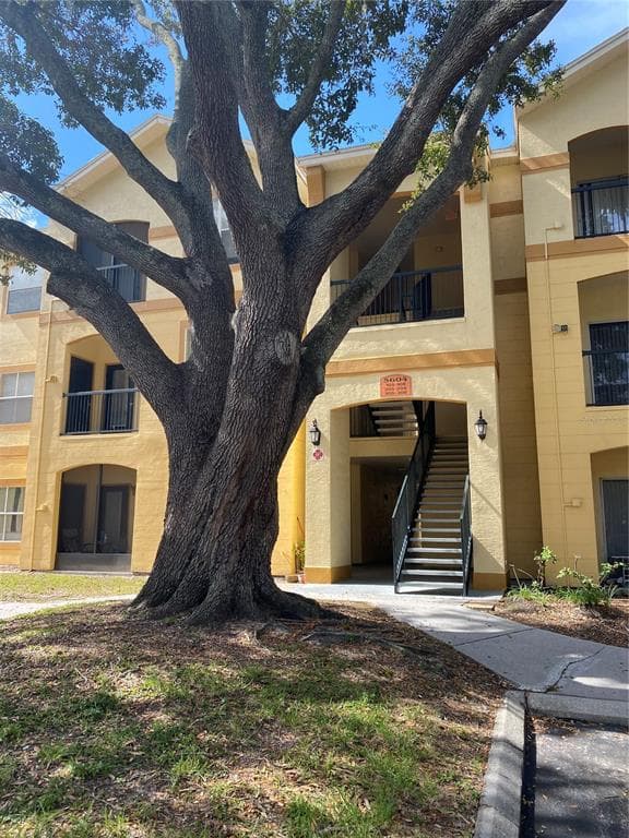 5604 PINNACLE HEIGHTS CIRCLE UNIT 306 TAMPA, FL 33624