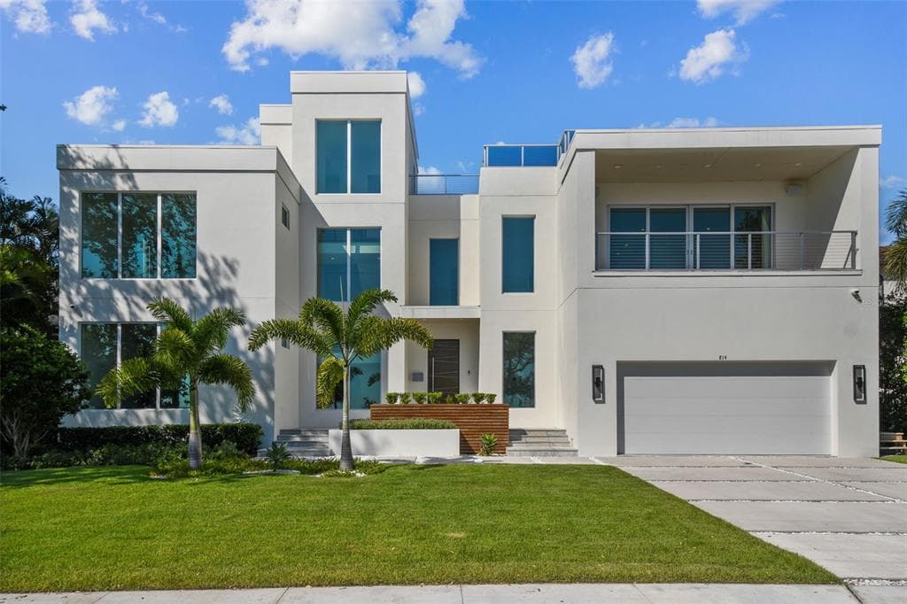 814 S DAVIS BOULEVARD TAMPA, FL 33606