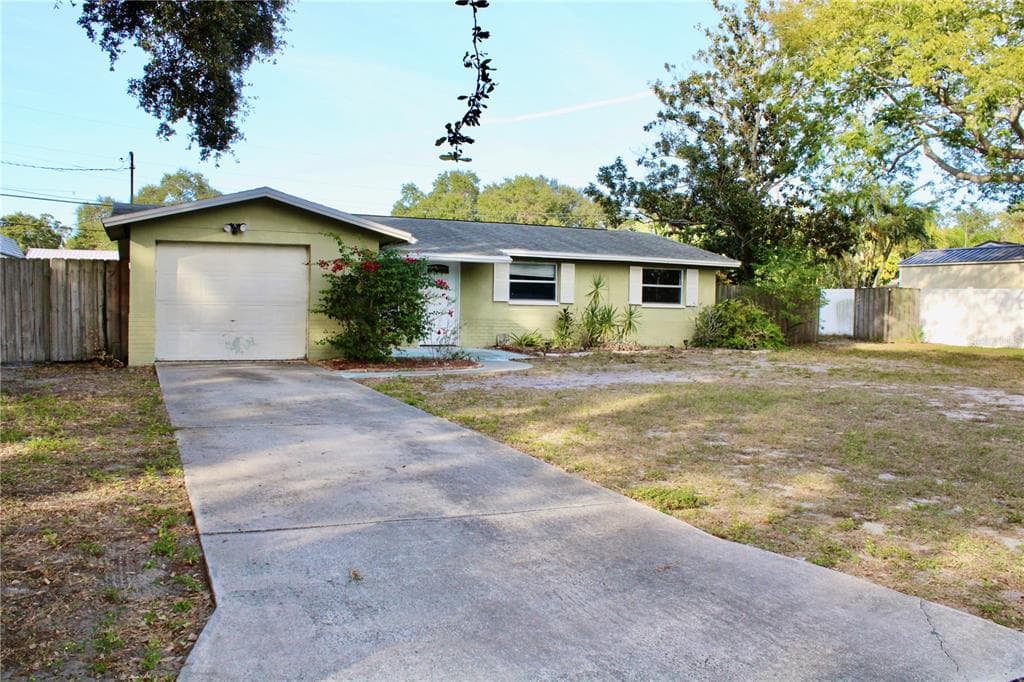 810 15TH AVENUE SW LARGO, FL 33770