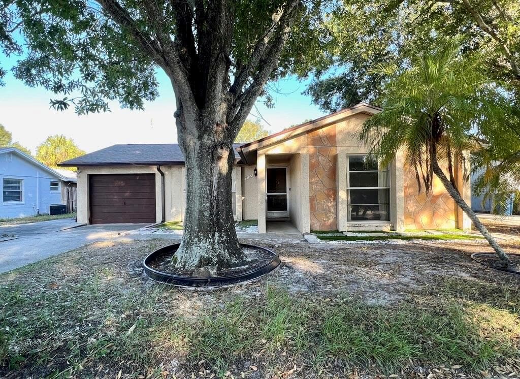 7105 HARBORHILLS COURT TAMPA, FL 33615