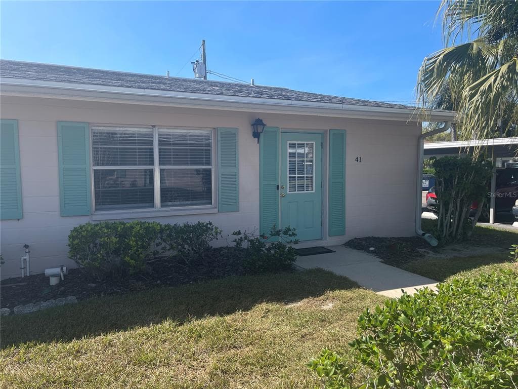 402 DORCHESTER PLACE UNIT 41 SUN CITY CENTER, FL 33573