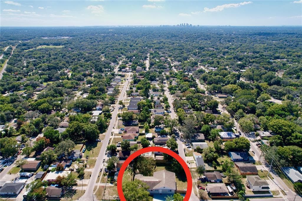 8625 N SEMMES STREET TAMPA, FL 33604