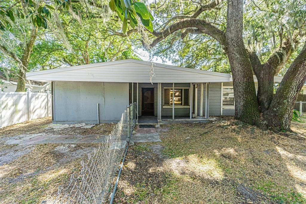 1507 W LOWRY AVENUE PLANT CITY, FL 33563