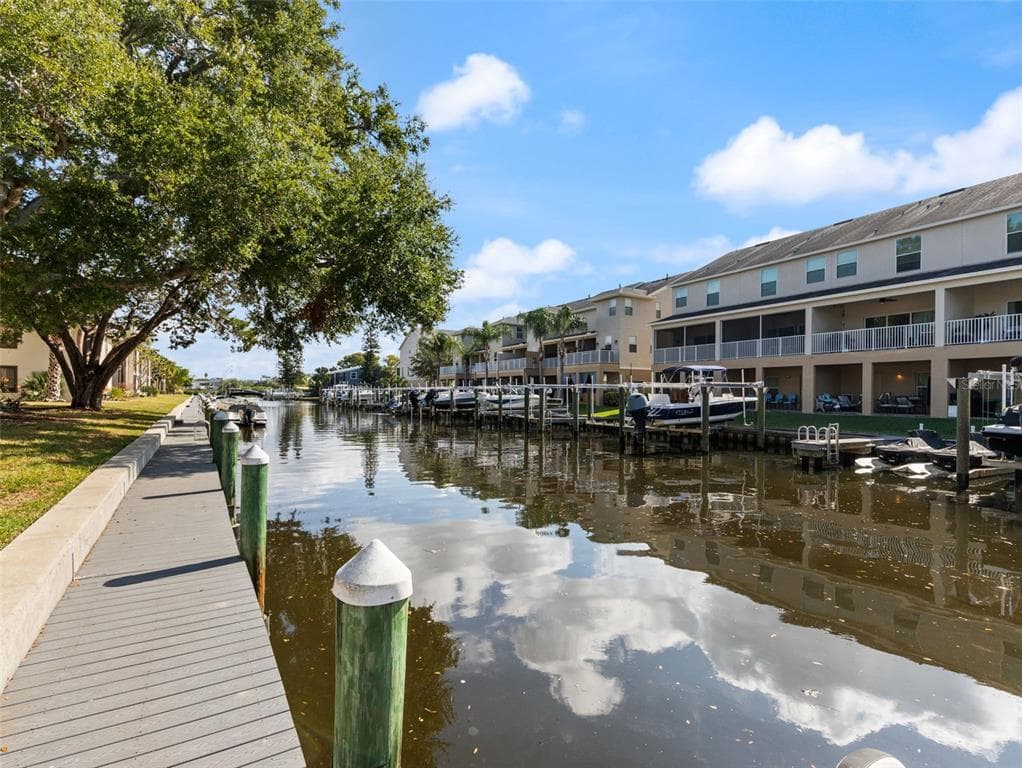 332 MOORINGS COVE DRIVE UNIT 2E TARPON SPRINGS, FL 34689