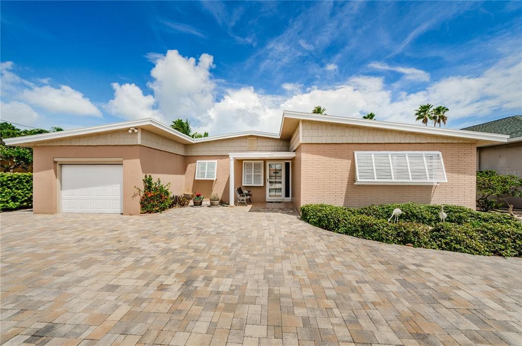 1983 W VINA DEL MAR BOULEVARD ST PETE BEACH, FL 33706