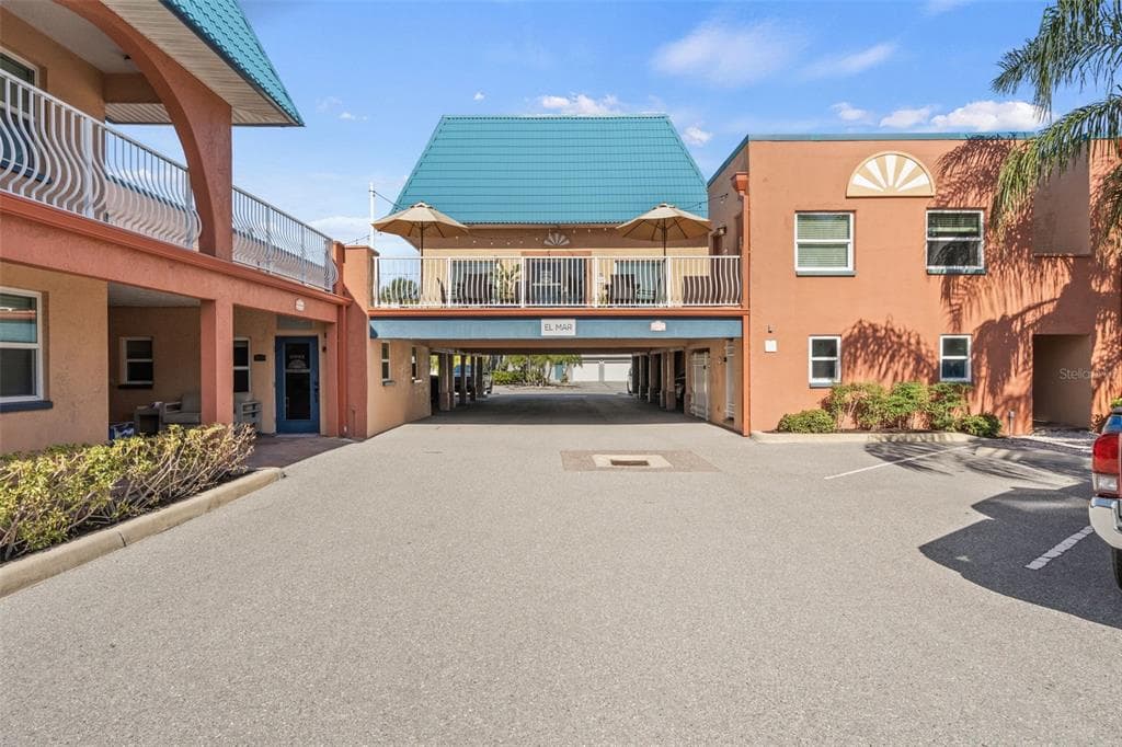 17035 GULF BOULEVARD UNIT 115 NORTH REDINGTON BEACH, FL 33708