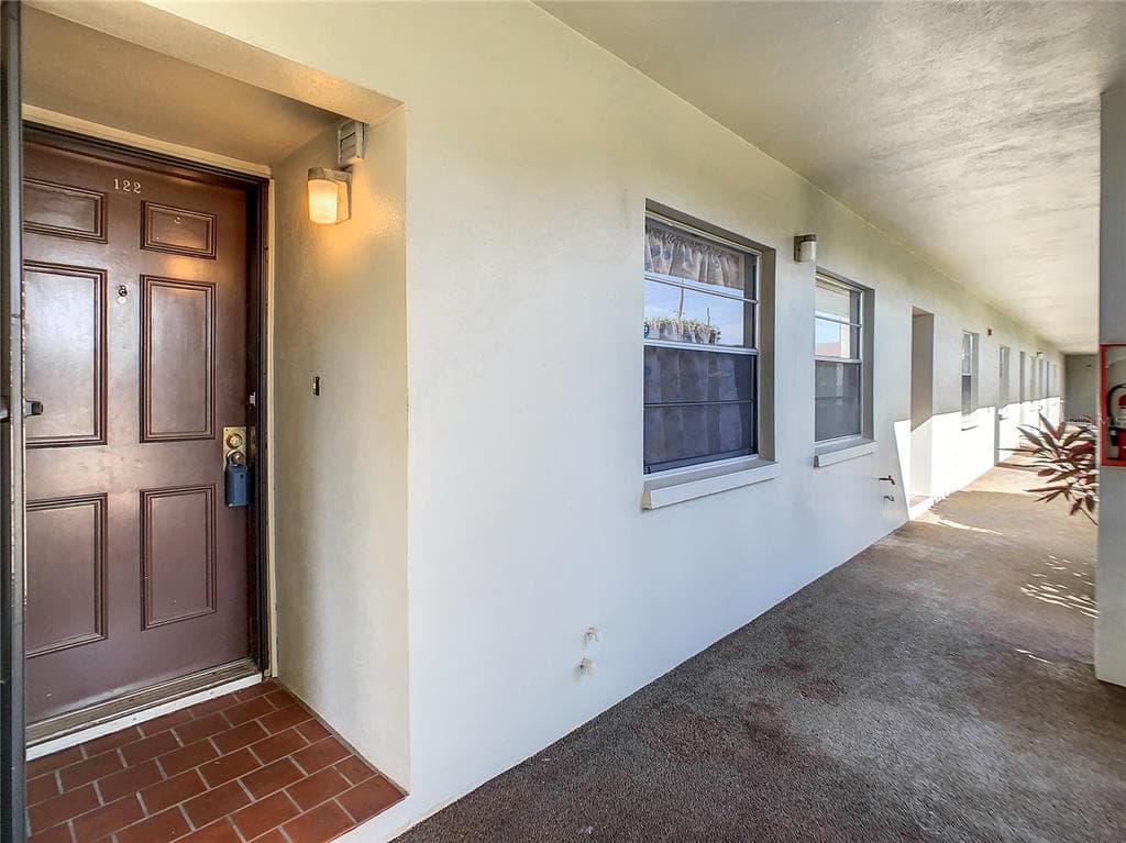 5197 SILENT LOOP UNIT 122 NEW PORT RICHEY, FL 34652