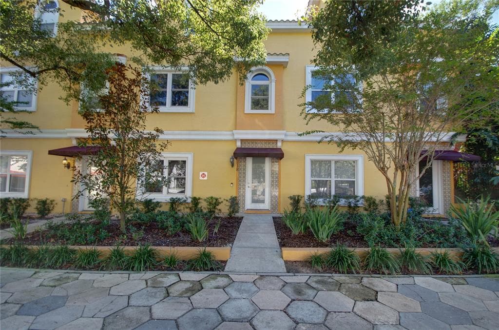 218 7TH AVENUE N ST PETERSBURG, FL 33701