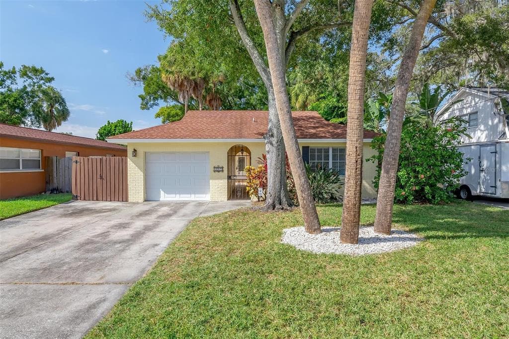 207 S OCCIDENT STREET TAMPA, FL 33609