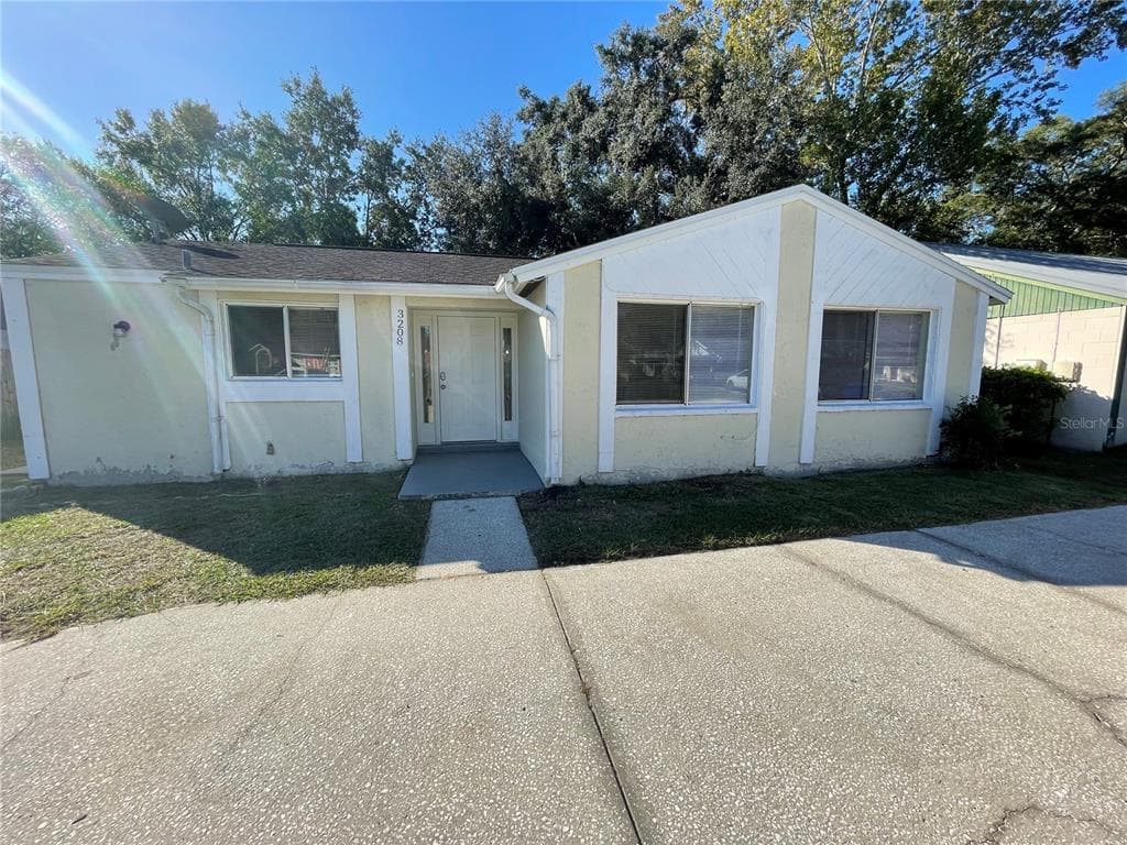 3208 SADDLEBROOK AVENUE TAMPA, FL 33618