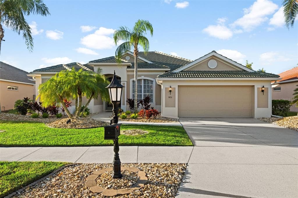 5711 EASTWIND DRIVE SARASOTA, FL 34233