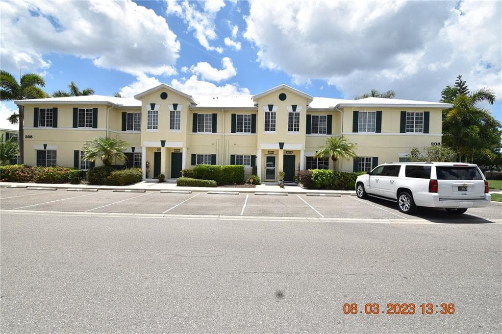 208 CAPE HARBOUR LOOP UNIT 105 BRADENTON, FL 34212