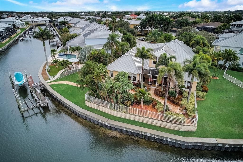 629 MIRABAY BOULEVARD APOLLO BEACH, FL 33572