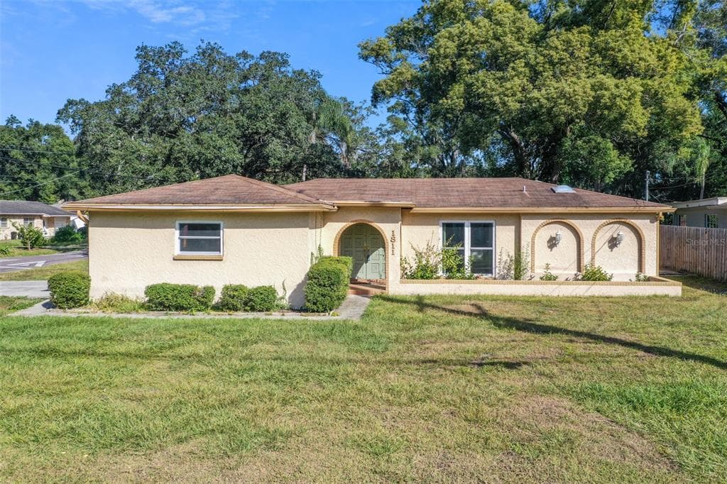 1811 W SITKA STREET TAMPA, FL 33604