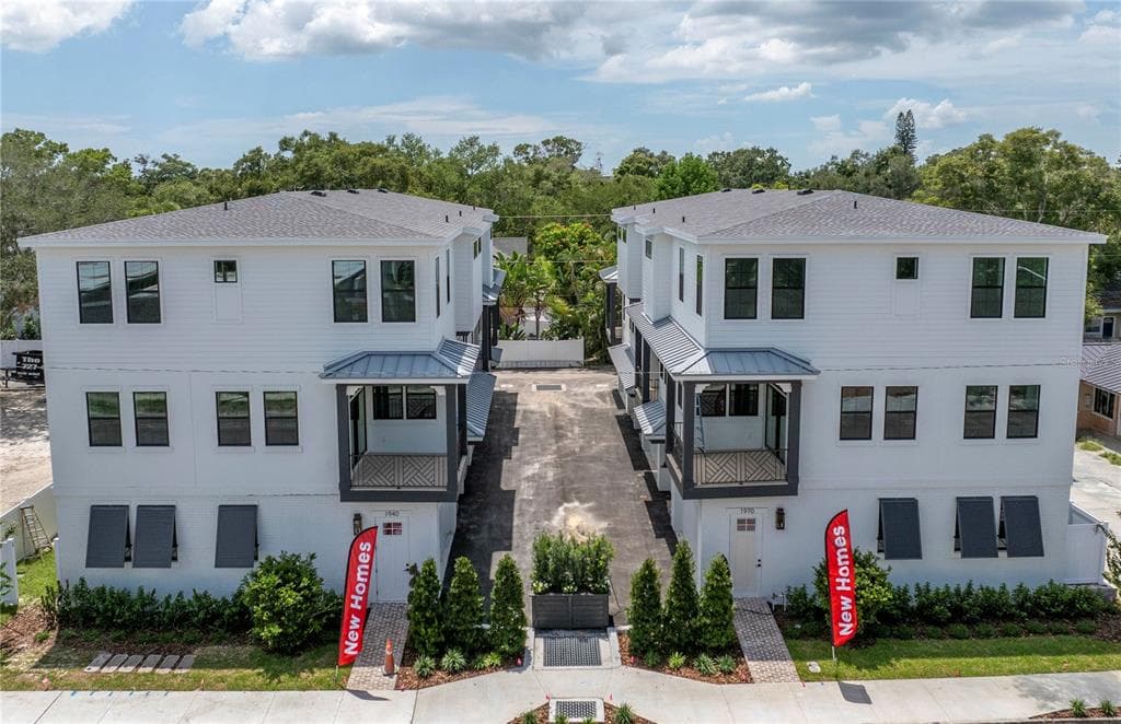 1950 DR MLK JR STREET N ST PETERSBURG, FL 33704