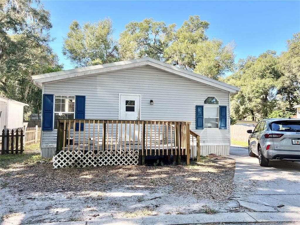 10522 BAY HILLS CIRCLE THONOTOSASSA, FL 33592