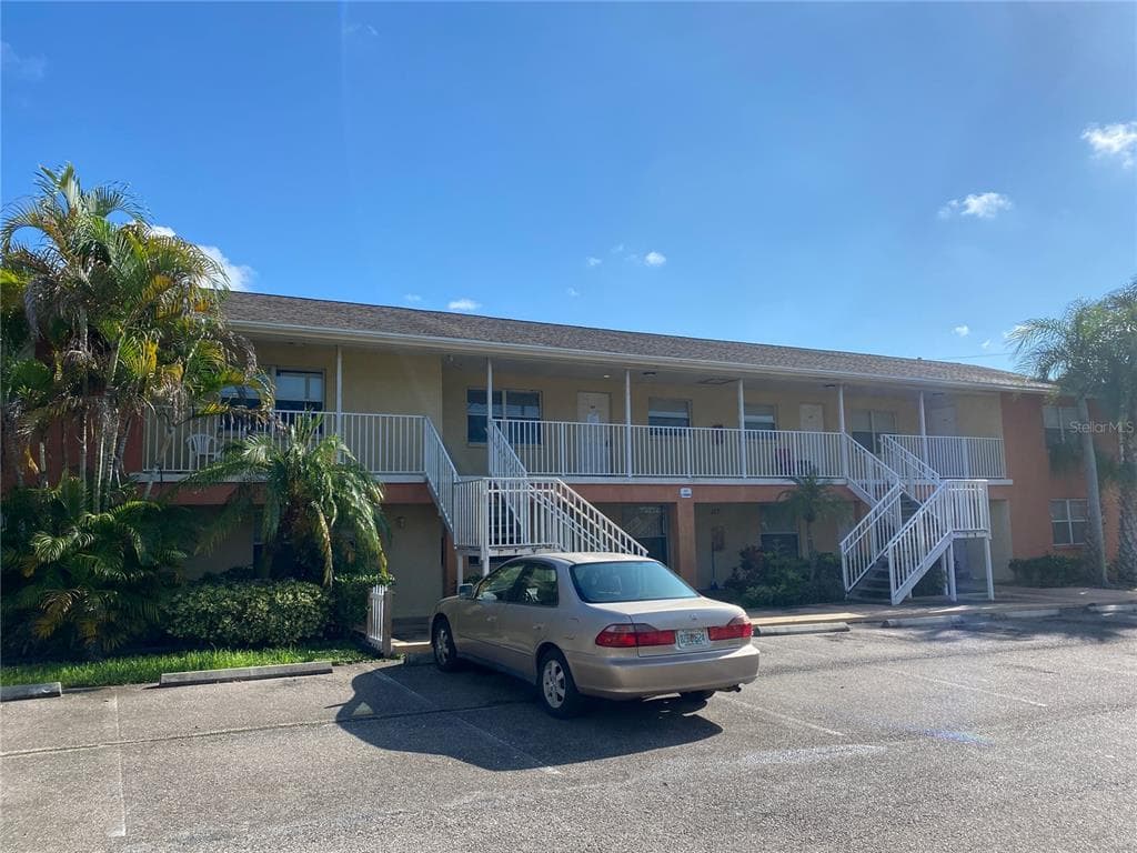 117 N EVERGREEN AVENUE UNIT 203 CLEARWATER, FL 33755
