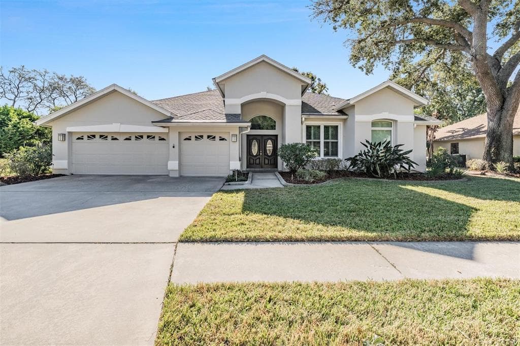 2204 EAGLE BLUFF DRIVE VALRICO, FL 33596