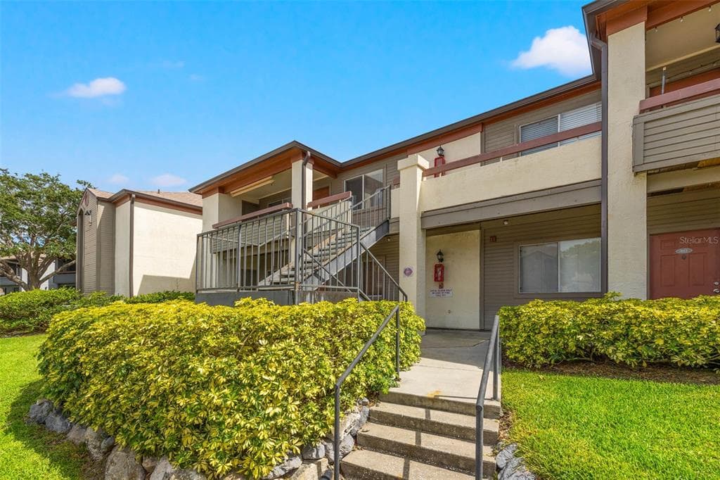 10265 GANDY BOULEVARD N UNIT 802 ST PETERSBURG, FL 33702