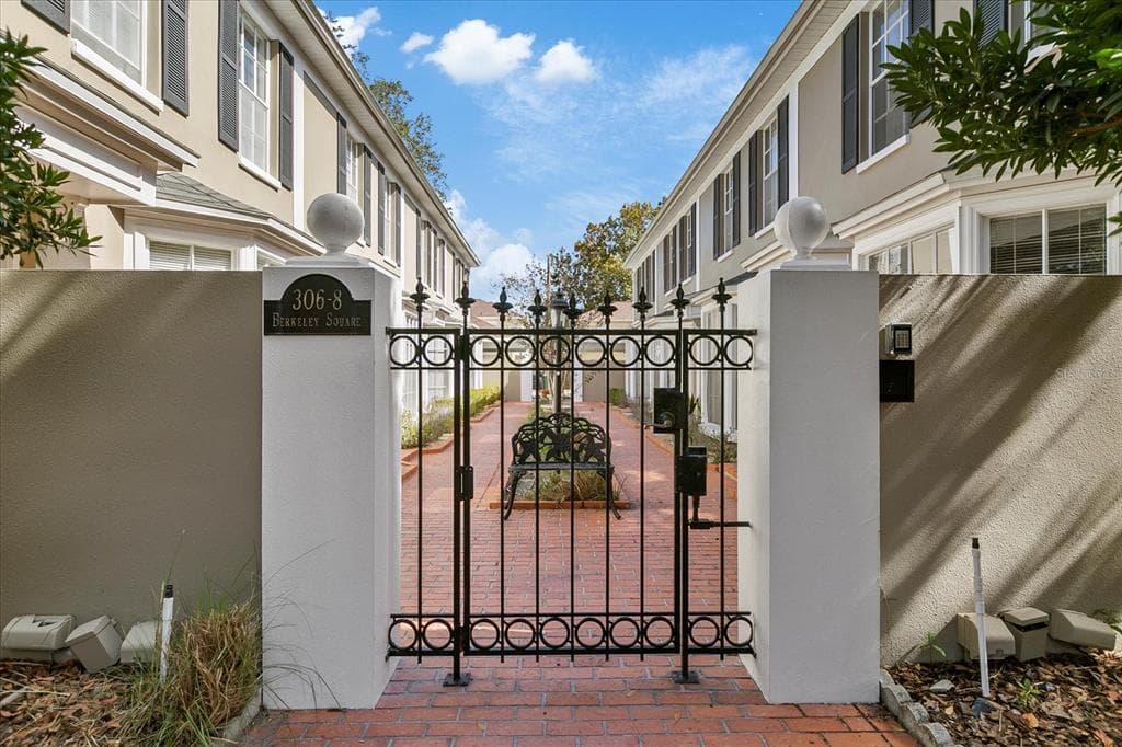 308 S BUNGALOW PARK AVENUE UNIT A TAMPA, FL 33609