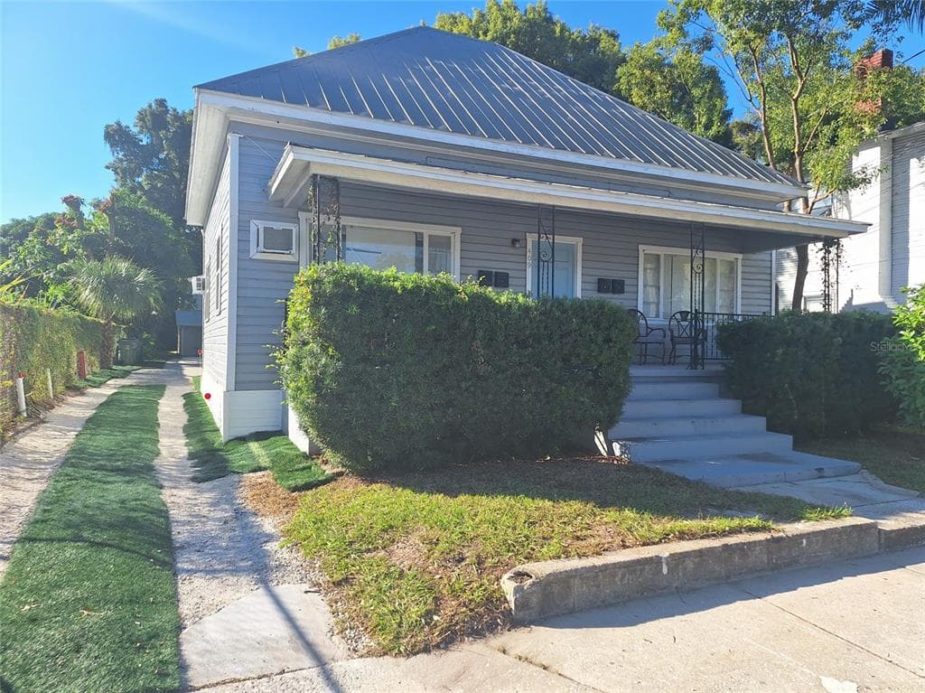 409 E FLORIBRASKA AVENUE TAMPA, FL 33603
