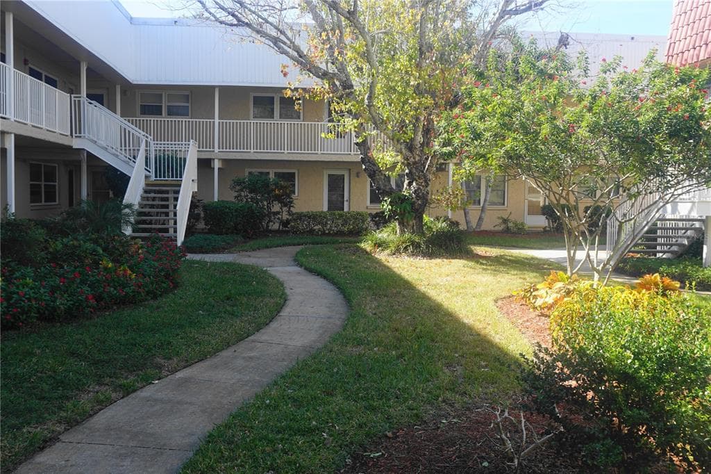 10035 63RD AVENUE N UNIT 9 ST PETERSBURG, FL 33708