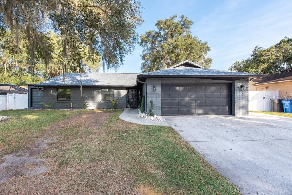 709 LOBELIA STREET BRANDON, FL 33510