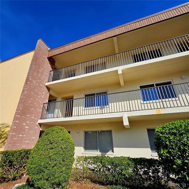 4435 1ST STREET NE UNIT 210A ST PETERSBURG, FL 33703