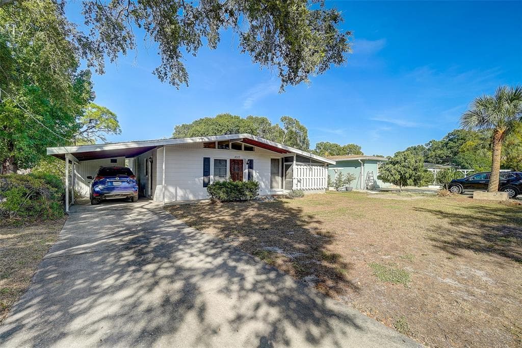 4507 W PAXTON AVENUE TAMPA, FL 33611