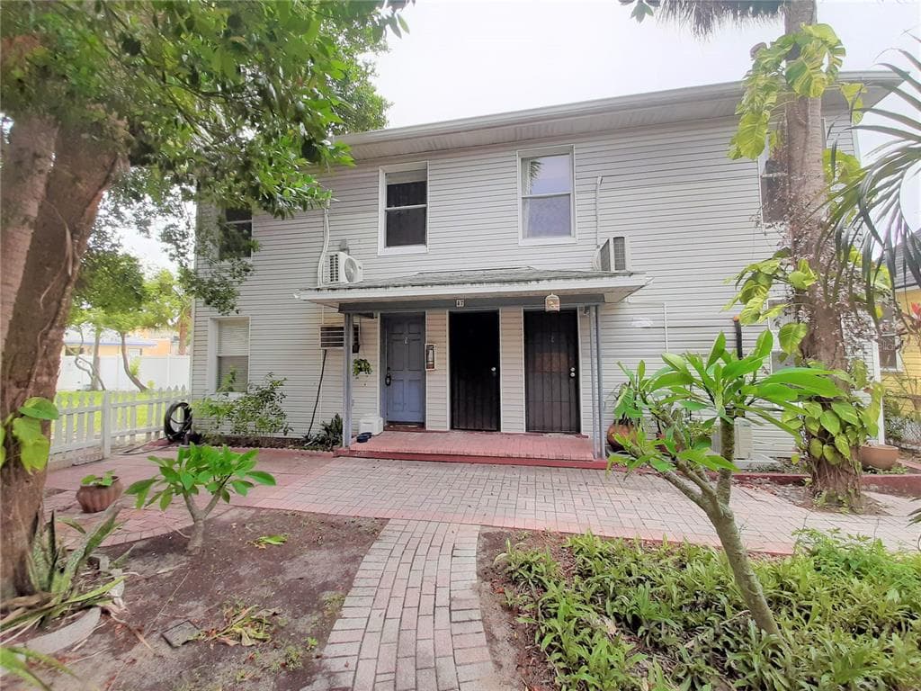 47 W TARPON AVENUE UNIT 4 TARPON SPRINGS, FL 34689
