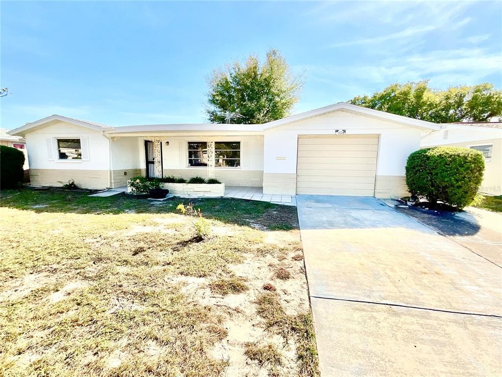 5246 BLUEJAY DRIVE HOLIDAY, FL 34690