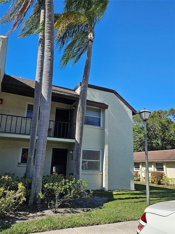 1100 E BAY DRIVE UNIT 56 LARGO, FL 33770