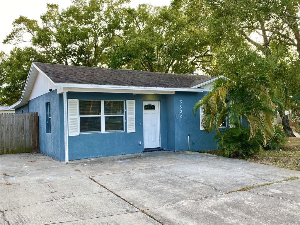 3520 W ROGERS AVENUE TAMPA, FL 33611