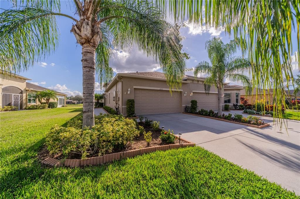 2232 NOTTINGHAM GREENS DRIVE UNIT 2232 SUN CITY CENTER, FL 33573