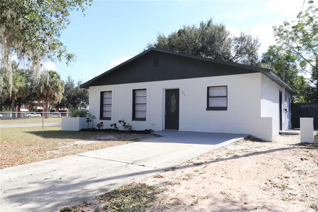 3811 E HAMILTON AVENUE TAMPA, FL 33604