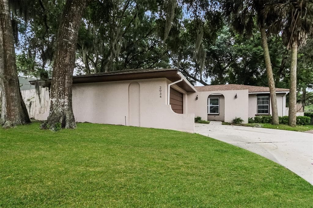 2034 MELANIE STREET FRUITLAND PARK, FL 34731