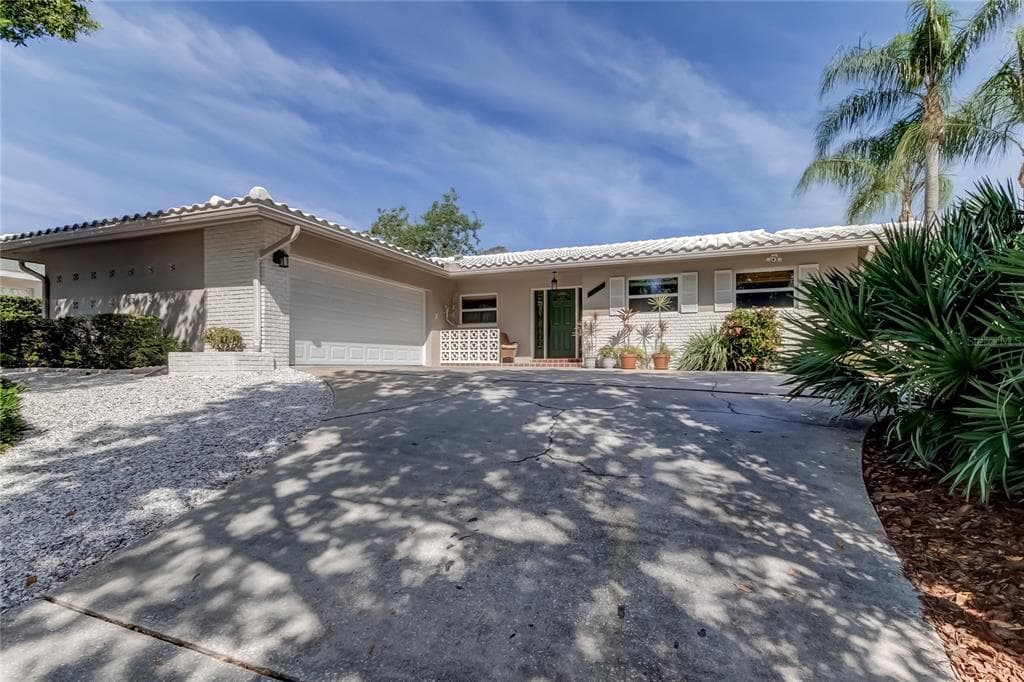 3635 AVOCADO RD LARGO, FL 33770
