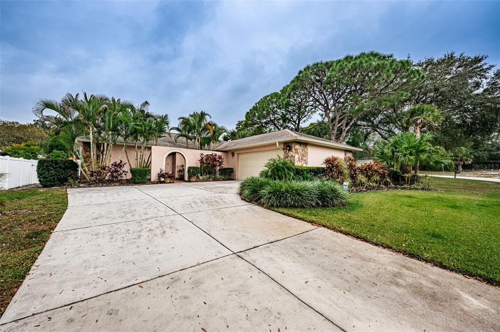 3421 HYDE PARK DRIVE