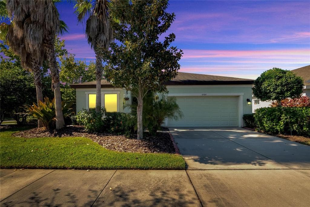 6504 SALT CREEK AVENUE APOLLO BEACH, FL 33572