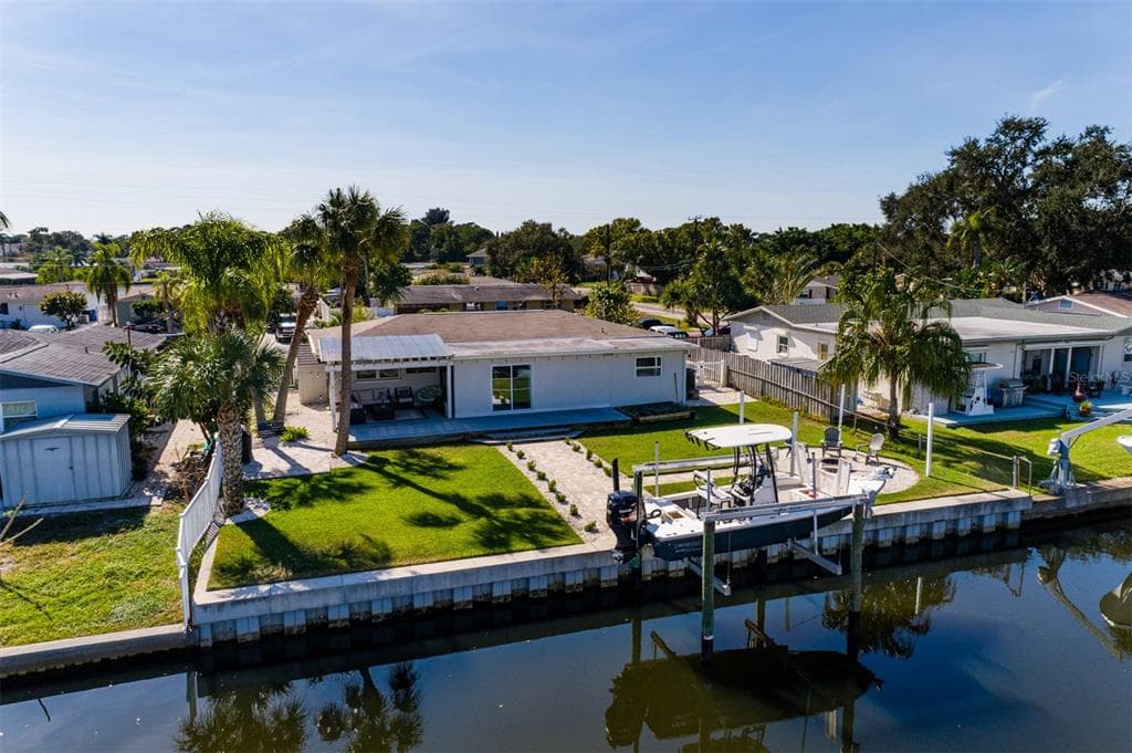 203 94TH AVENUE NE ST PETERSBURG, FL 33702