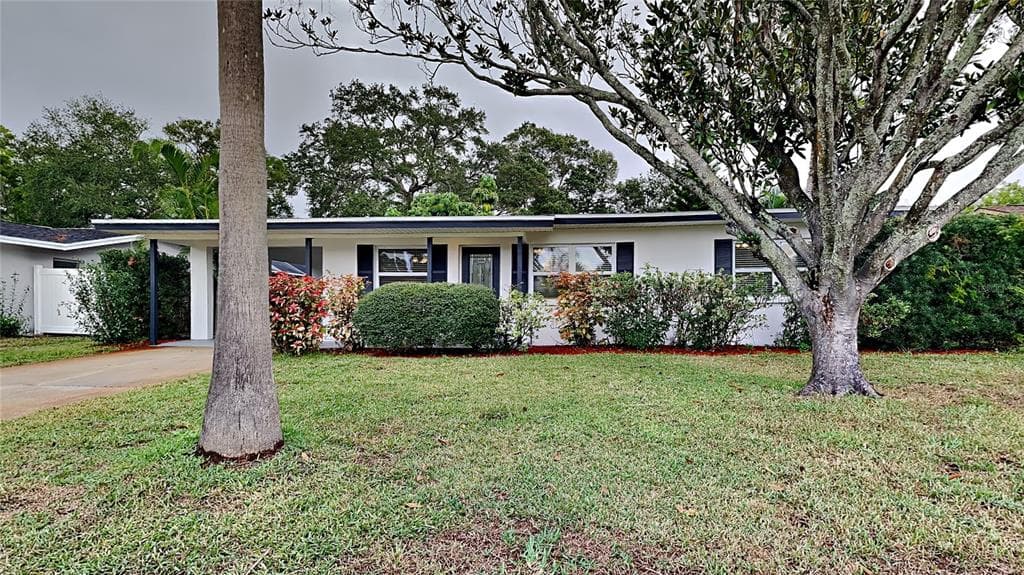11667 OVAL DRIVE E LARGO, FL 33774