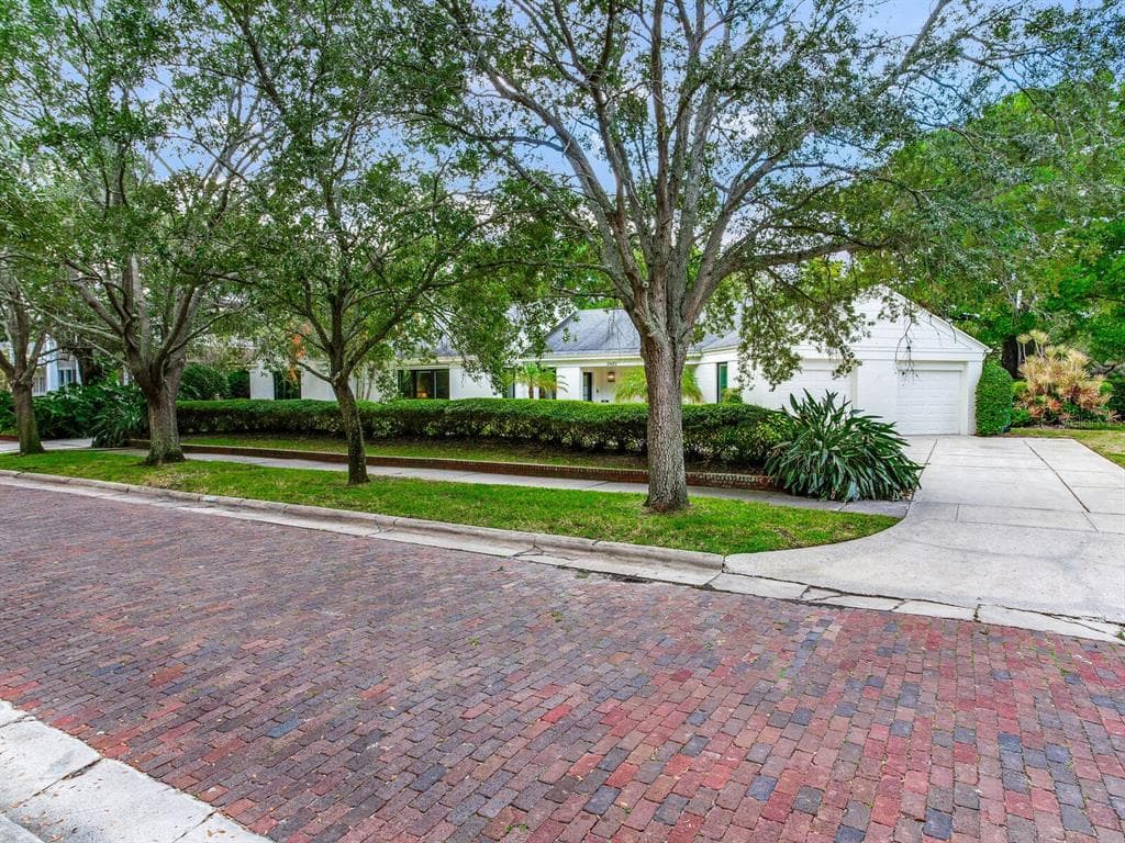 3401 S ALMERIA AVENUE TAMPA, FL 33629