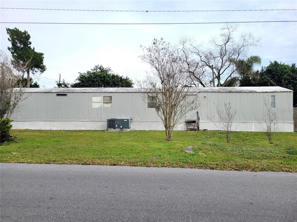 1404 W HIGHLAND STREET LAKELAND, FL 33815