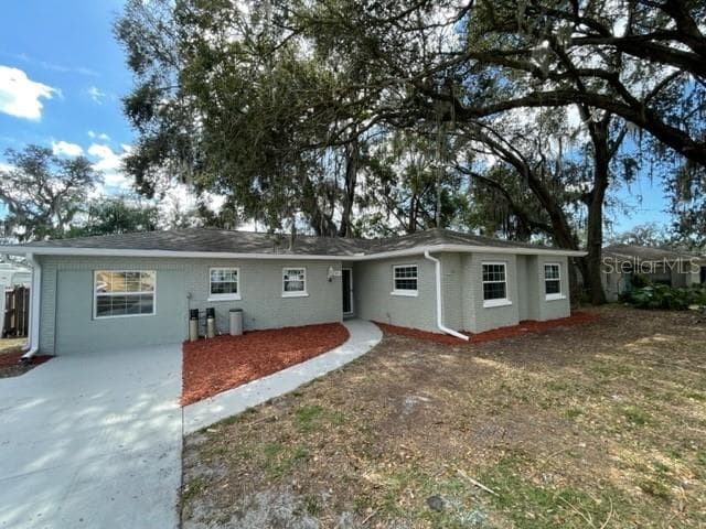 1011 HALLWOOD LOOP BRANDON, FL 33511